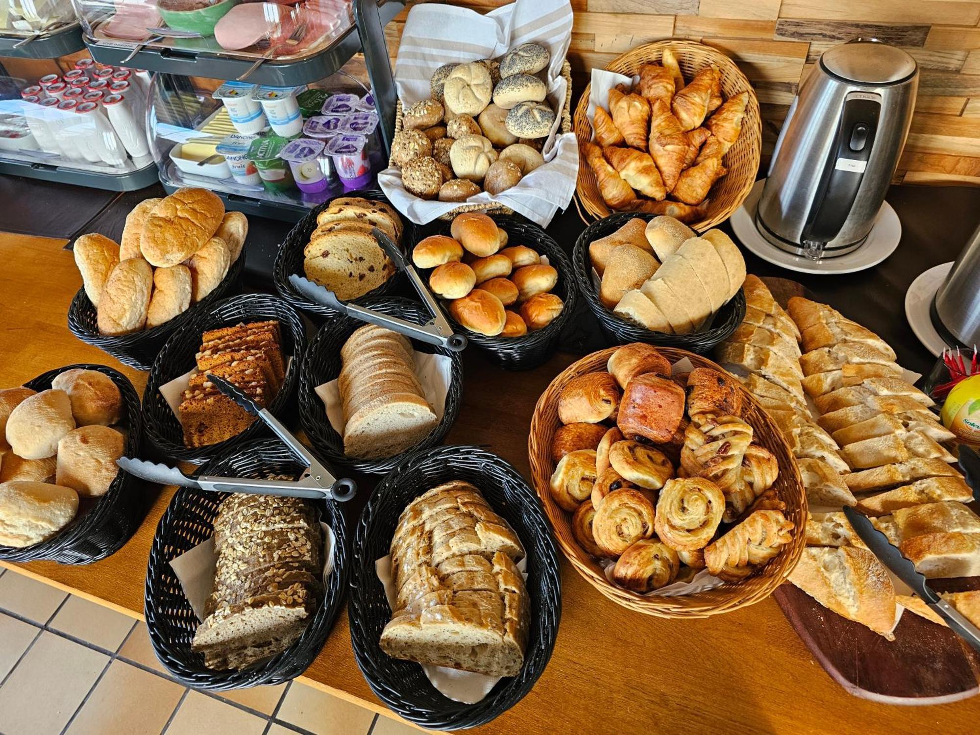 Hotel Westendia And Free Parking Top Breakfast Westende Exterior foto