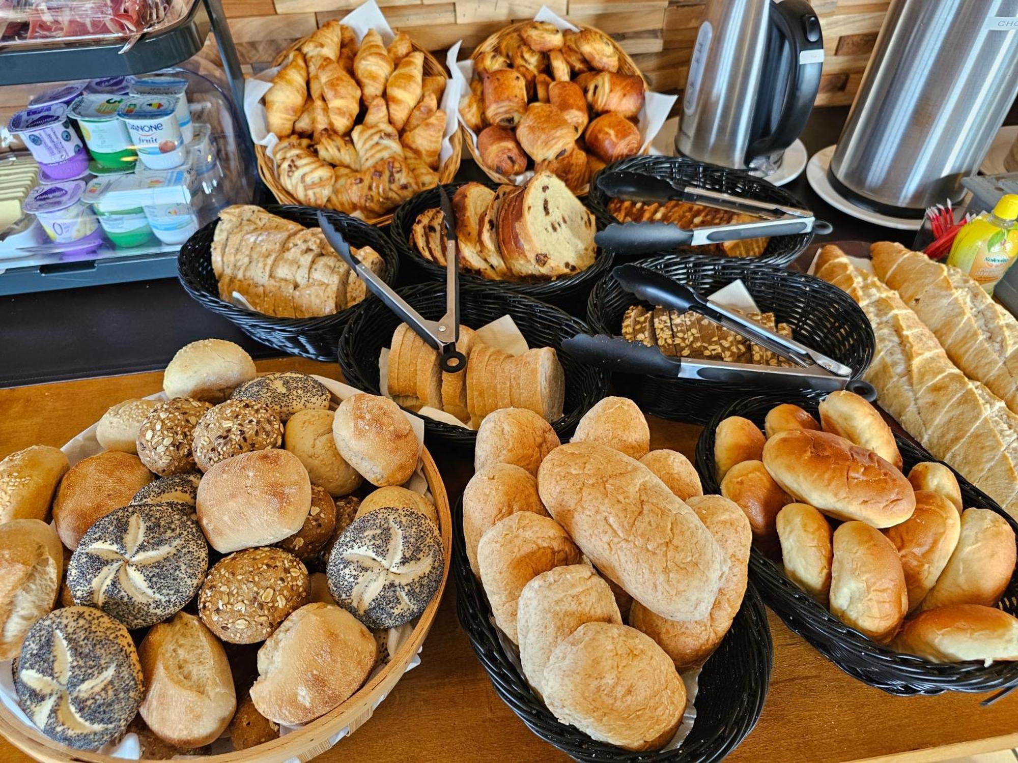 Hotel Westendia And Free Parking Top Breakfast Westende Exterior foto